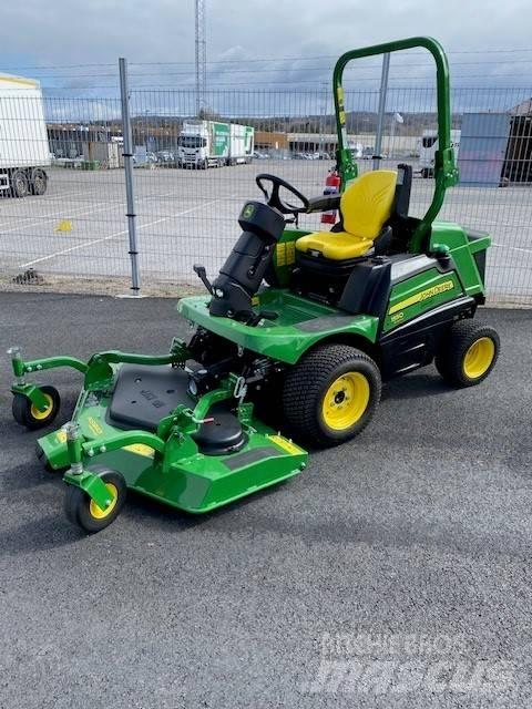 John Deere 1550 骑乘式割草机
