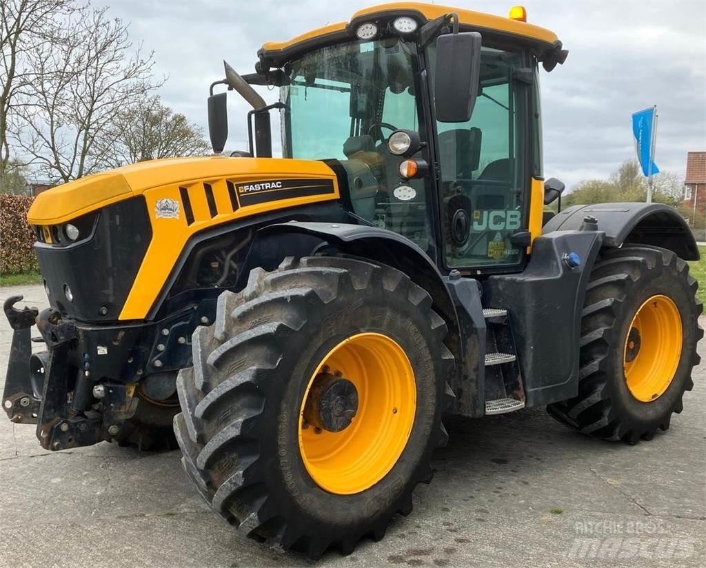JCB 4220 Fastrac 拖拉机/农用车