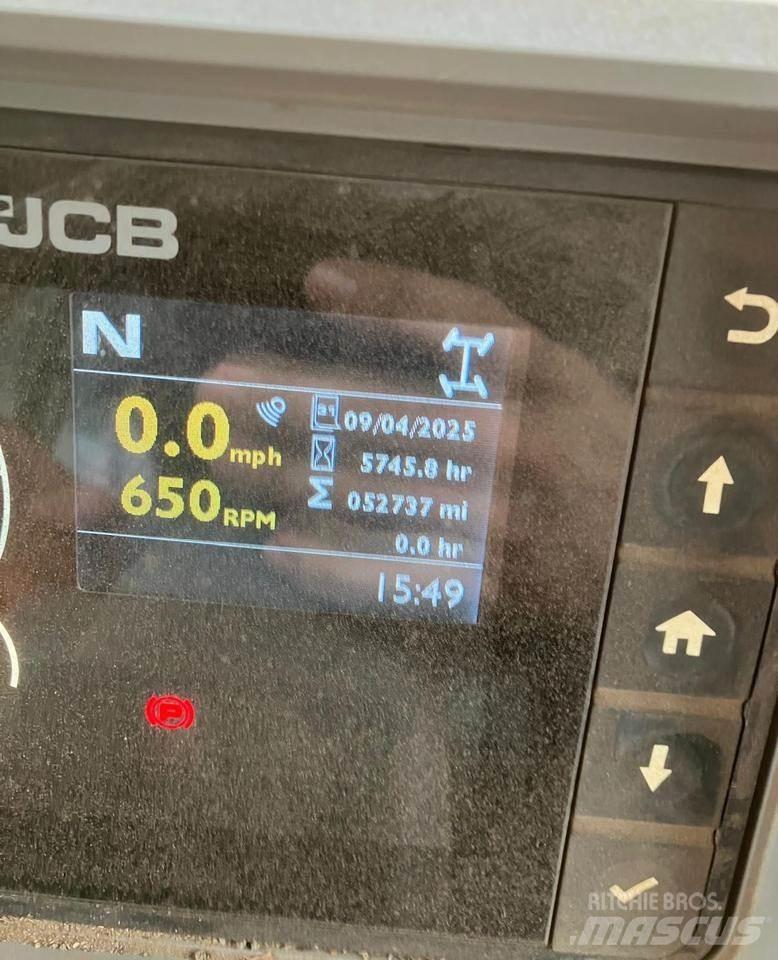 JCB 4220 Fastrac 拖拉机/农用车