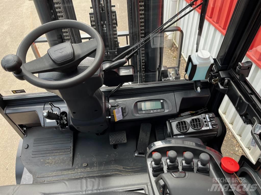 Doosan B 50 X-7 电动叉车
