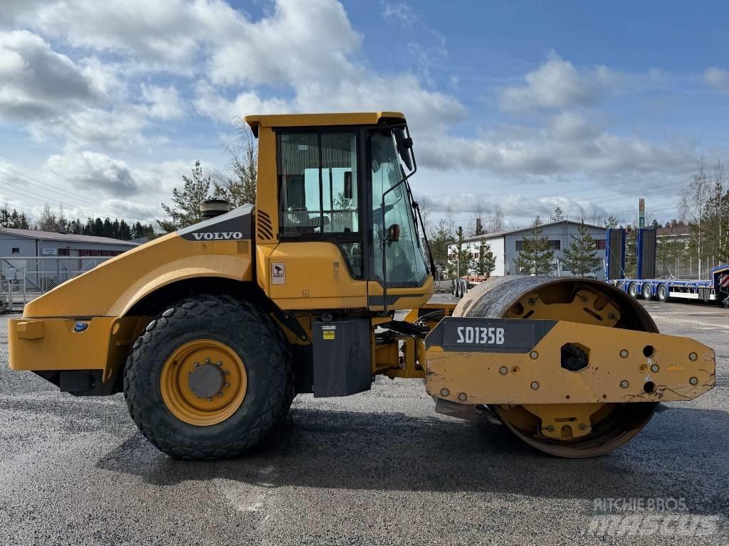 Volvo SD 135 B 单轮压路机