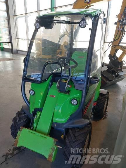 Avant 220 滑移装载机