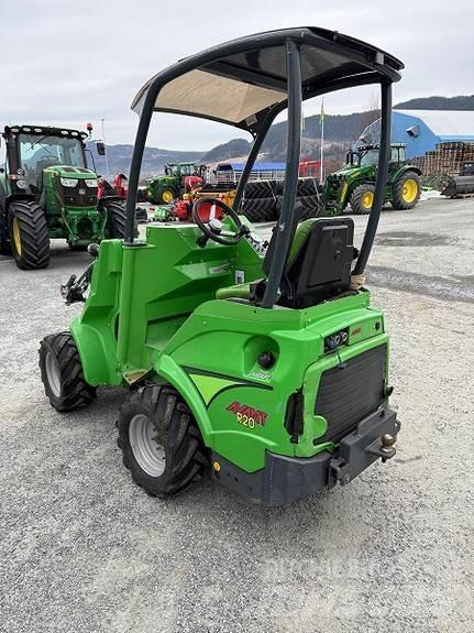 Avant R20 滑移装载机