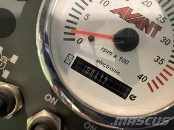 Avant R28 滑移装载机