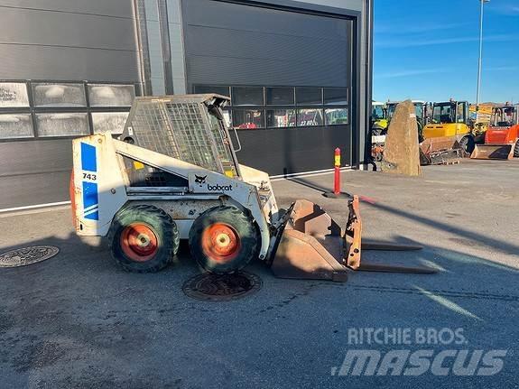 Bobcat 743 滑移装载机