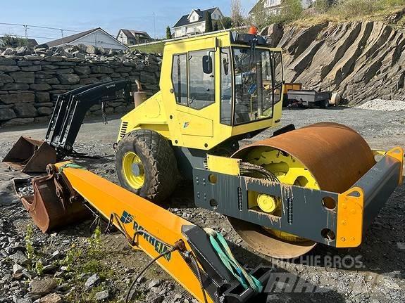 Bomag BW211 D-3 沥青摊铺机