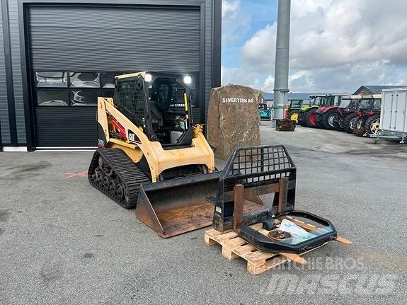 CAT 247B 滑移装载机
