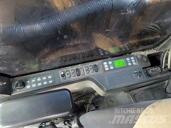CAT 329EL 履带挖掘机