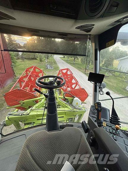 CLAAS Avero 240 联合收割机