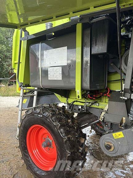 CLAAS Avero 240 联合收割机