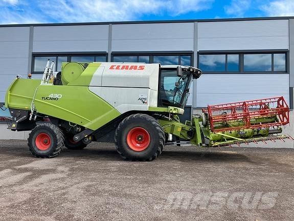 CLAAS Tucano 430 联合收割机