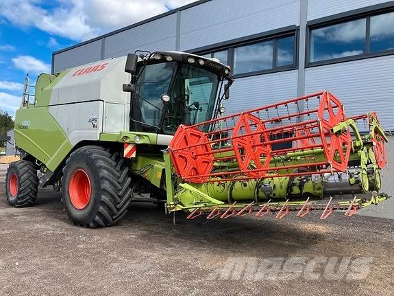 CLAAS Tucano 430 联合收割机