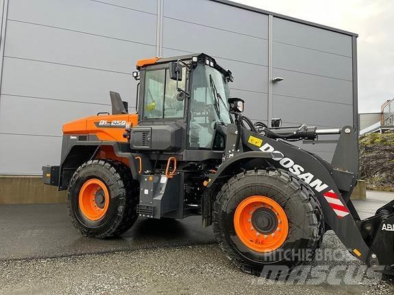Doosan DL250-7 轮式装载机