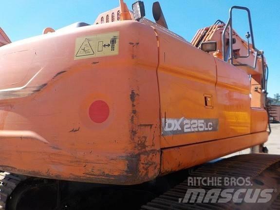 Doosan DX225LC-3 履带挖掘机