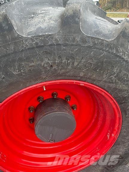 Fendt 828 Vario 拖拉机/农用车