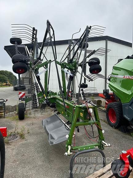 Fendt FORMER 801 料堆整形机