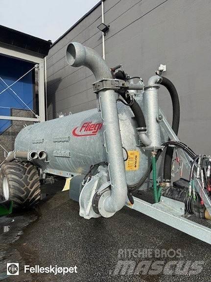 Fliegl VFW10600 矿物肥料撒播机