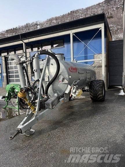 Fliegl VFW10600 矿物肥料撒播机