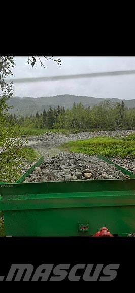 Foss-Eik  箱式拖车