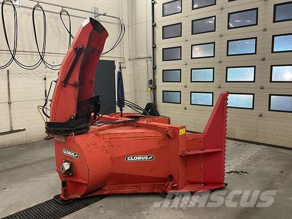 Globus GS 235 扬雪机