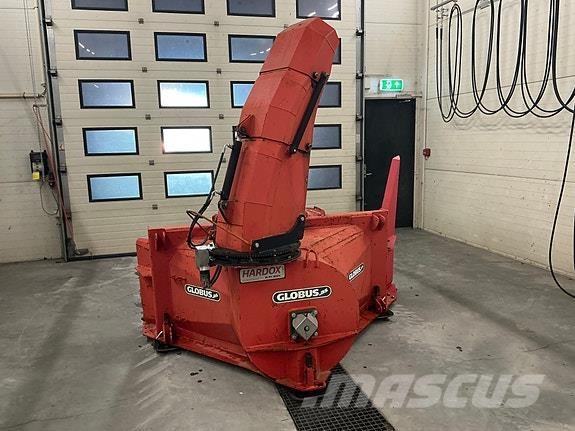 Globus GS 235 扬雪机