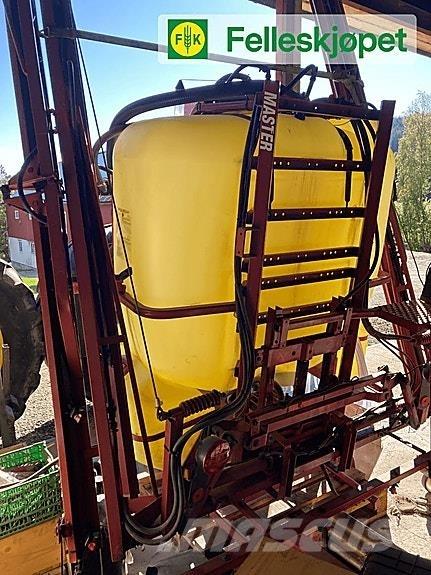 Hardi Master 1000 自走式喷雾机