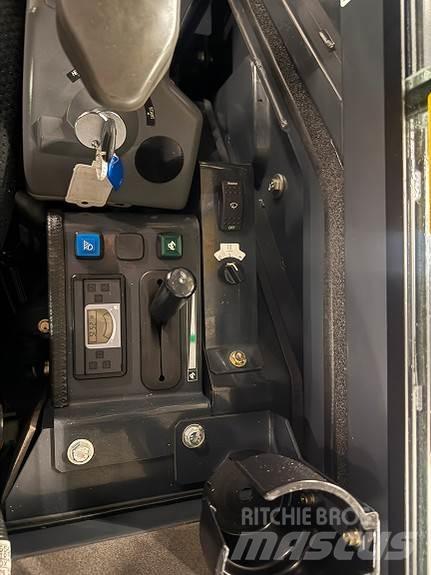 Hitachi ZX26U-6 小型挖掘机