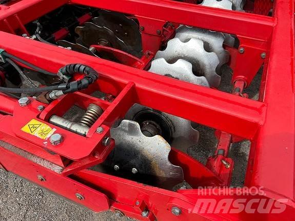 Horsch Pronto 6 DC 撒肥机