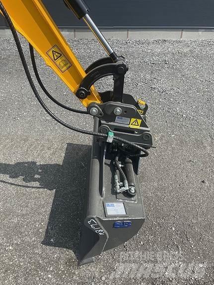 JCB 19C-1 ELECTRIC 小型挖掘机