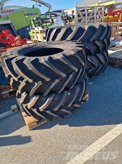 John Deere  拖拉机/农用车