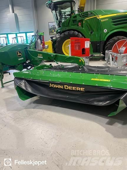 John Deere 331C 割草机