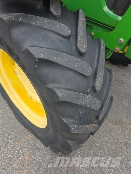 John Deere 5100R 拖拉机/农用车