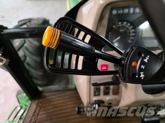 John Deere 5720 拖拉机/农用车