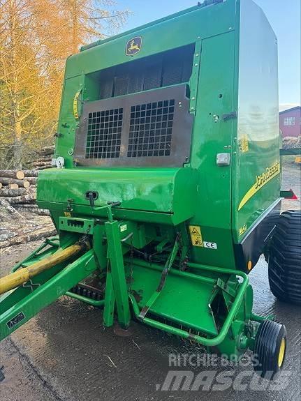 John Deere 582 圆捆打捆机