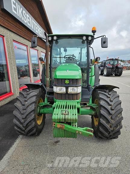 John Deere 5820 拖拉机/农用车