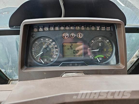 John Deere 5820 拖拉机/农用车