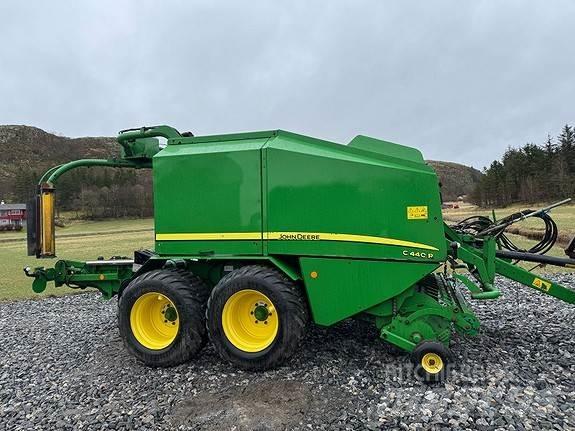 John Deere C440R 圆捆打捆机