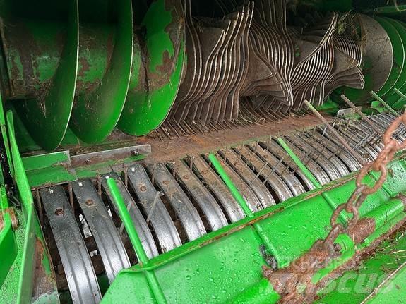 John Deere C440R 圆捆打捆机
