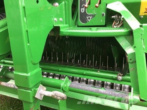 John Deere C441HR 圆捆打捆机