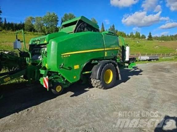 John Deere C441R 圆捆打捆机