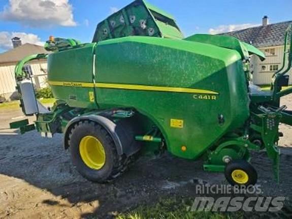John Deere C441R 圆捆打捆机