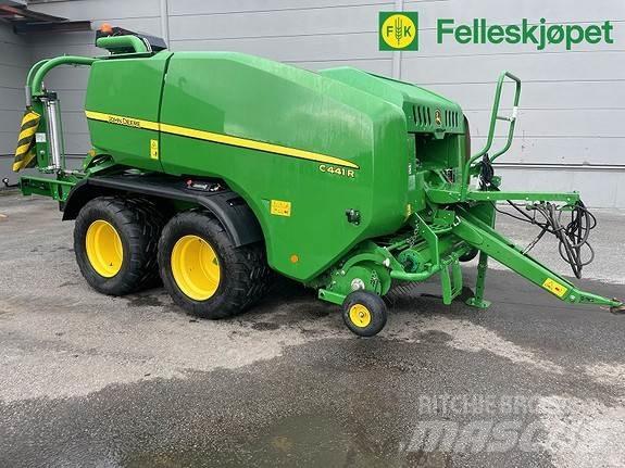 John Deere C441R 圆捆打捆机