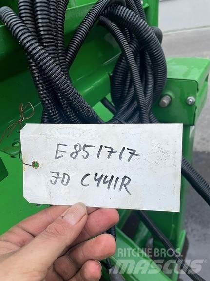 John Deere C441R 圆捆打捆机