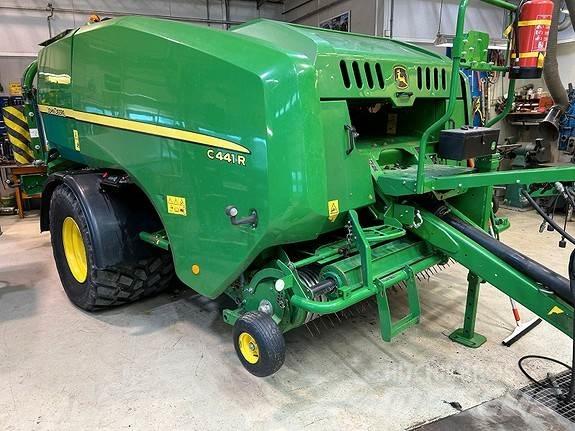 John Deere C441R 圆捆打捆机