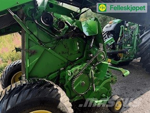John Deere F440R 圆捆打捆机