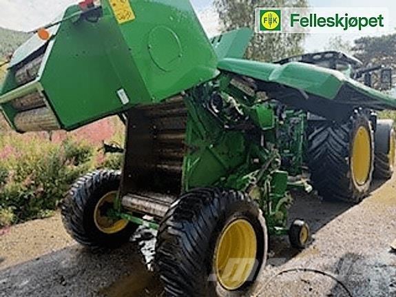John Deere F440R 圆捆打捆机