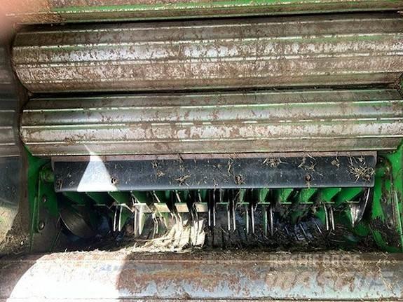 John Deere F441 圆捆打捆机