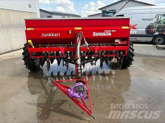 Junkkari KH 2500 撒肥机