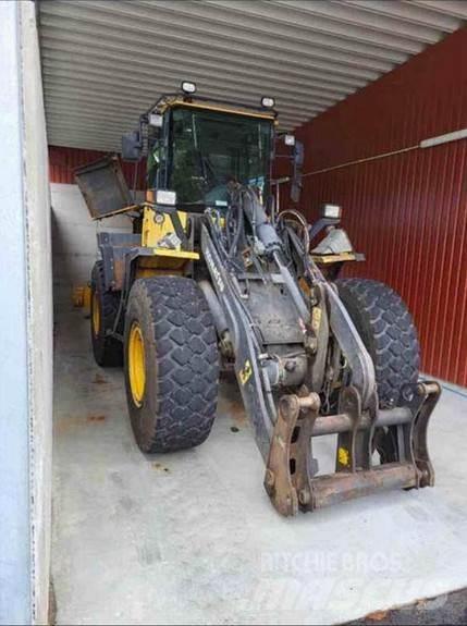 Komatsu WA200 PT 轮式装载机