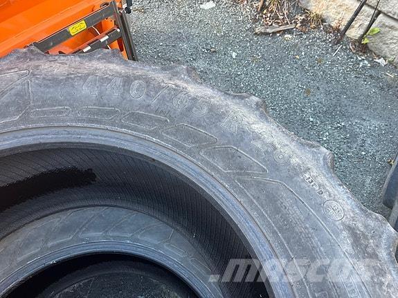 Mitas  轮胎、车轮、轮圈